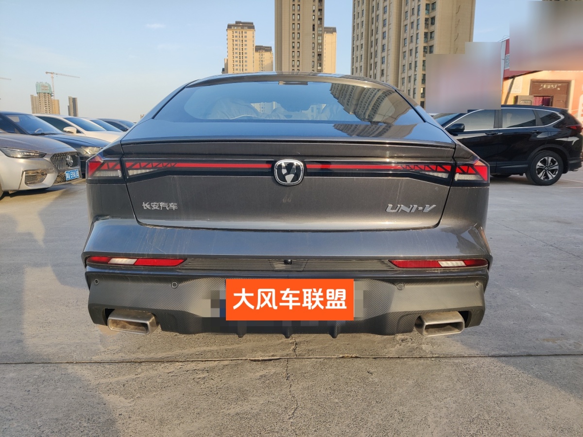 長(zhǎng)安 長(zhǎng)安UNI-V  2024款 1.5T 尊貴型圖片