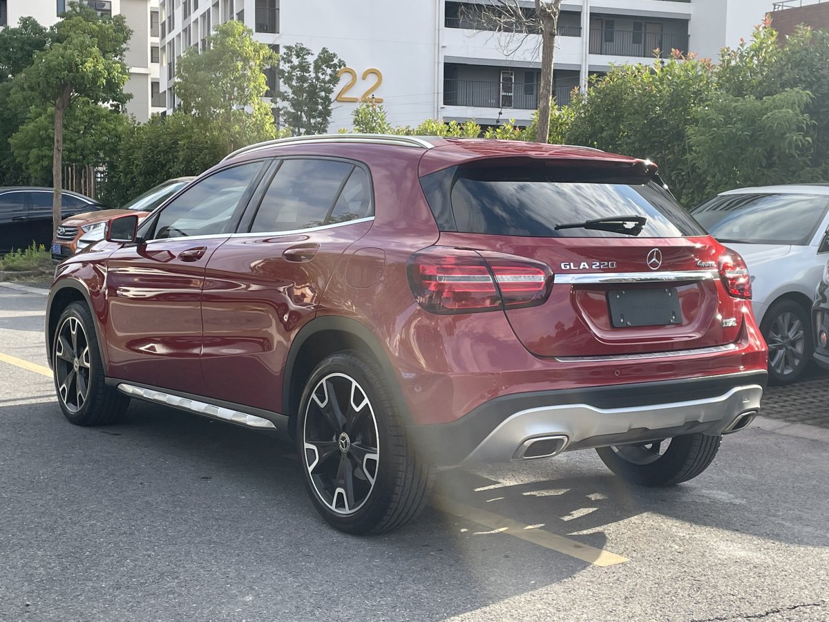 2018年8月奔馳 奔馳GLA  2017款 GLA 220 4MATIC 時尚型