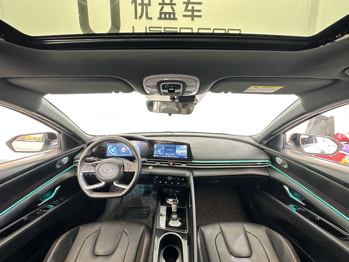 2023年5月現(xiàn)代 伊蘭特  2022款 1.5L CVT 20周年紀(jì)念款