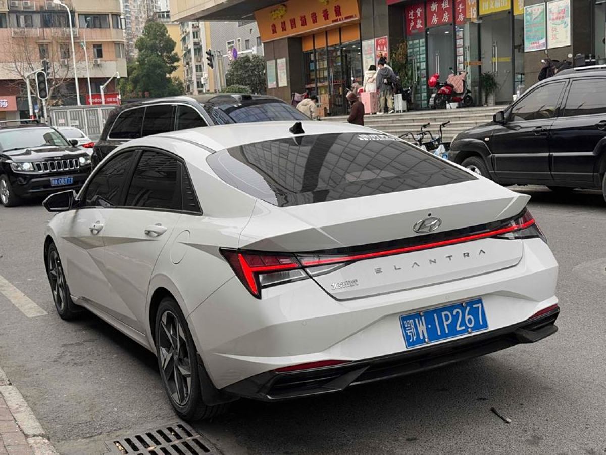 現(xiàn)代 伊蘭特  2022款 1.5L CVT LUX尊貴版圖片