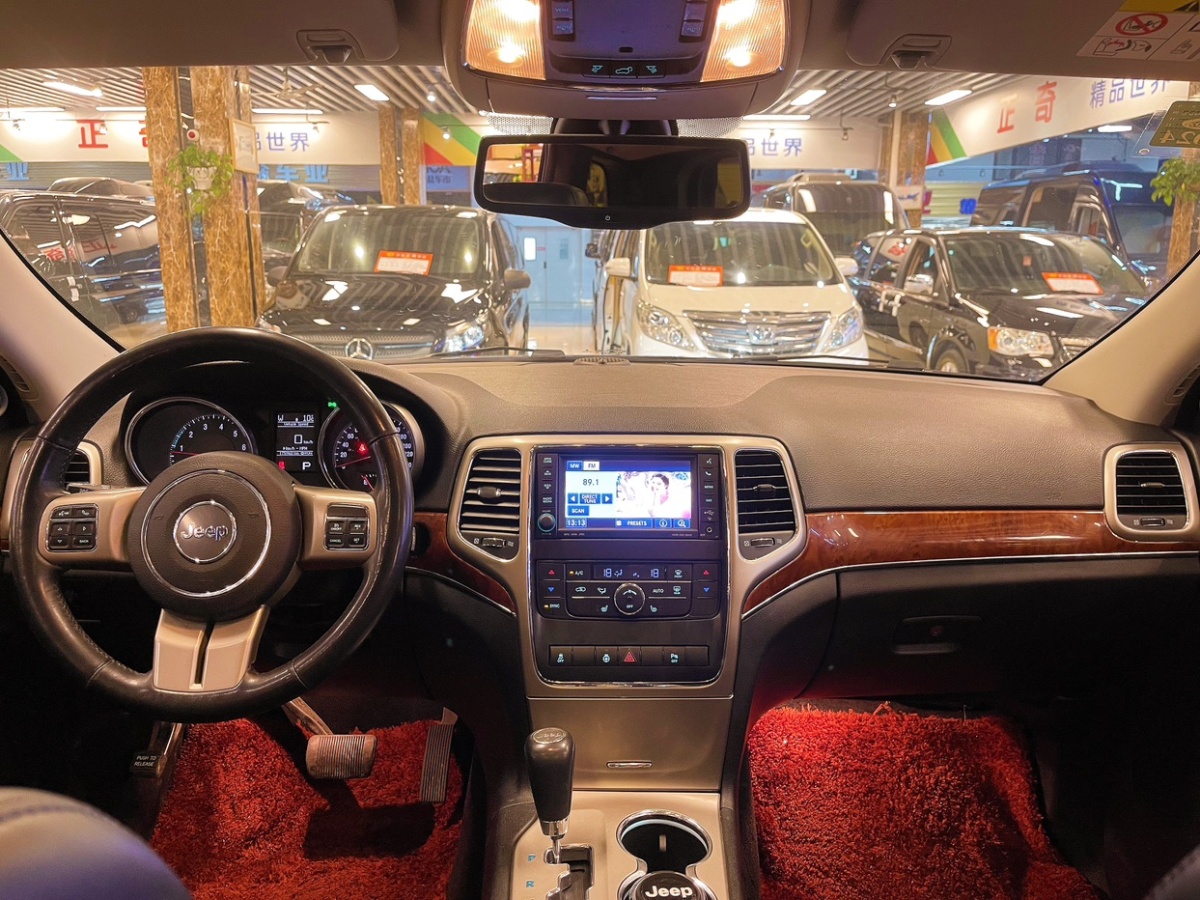 2013年10月Jeep 大切诺基  2012款 3.6L 豪华导航版