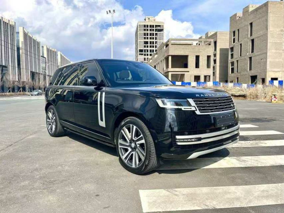 路虎 攬勝  2024款 4.4 V8 SV尊榮創(chuàng)世版圖片