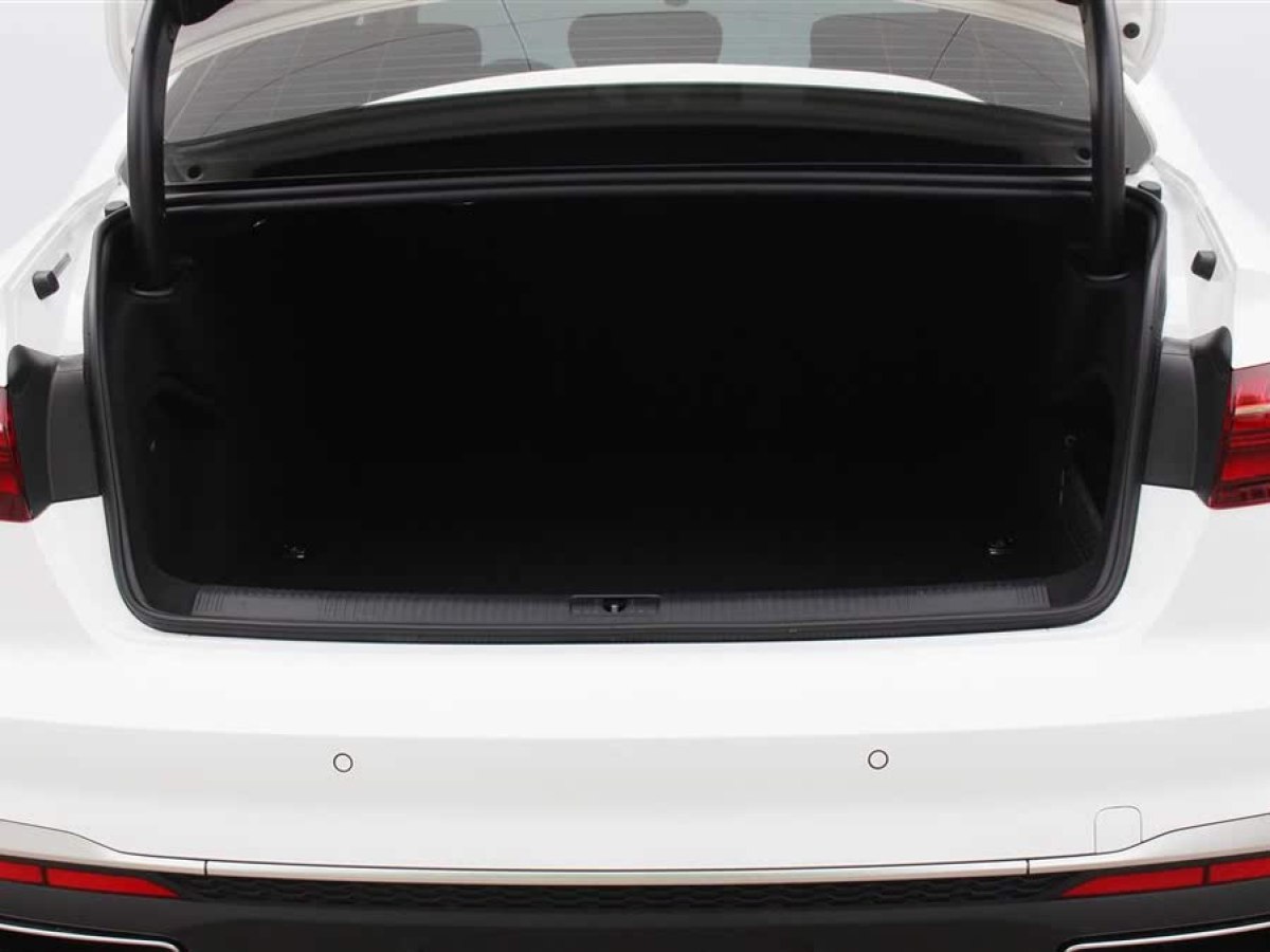 奧迪 奧迪A4L  2022款 40 TFSI 時(shí)尚動(dòng)感型圖片