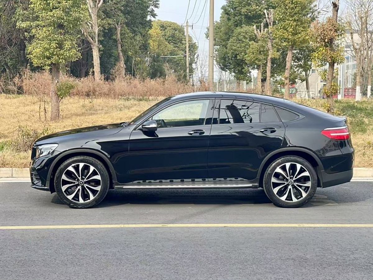 奔馳 奔馳GLC  2022款 改款 GLC 260 4MATIC 轎跑SUV圖片