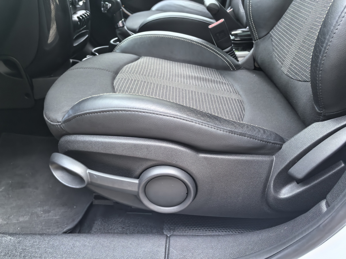 MINI COUNTRYMAN  2013款 1.6T COOPER ALL4 Fun圖片