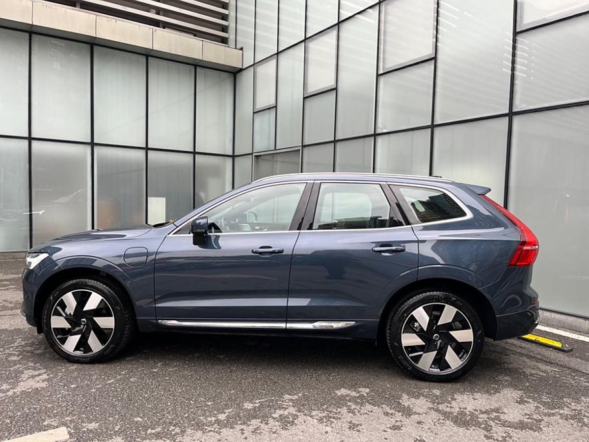 沃爾沃 XC60新能源  2024款 T8 插電混動 長續(xù)航四驅(qū)智雅豪華版圖片