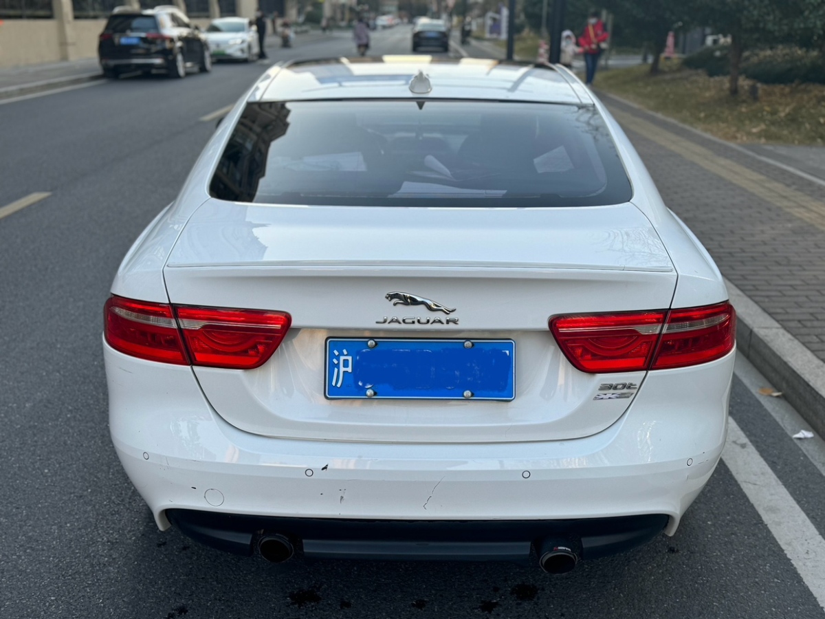 捷豹 XE  2018款 2.0T 200PS 兩驅(qū)R-Sport運動版圖片