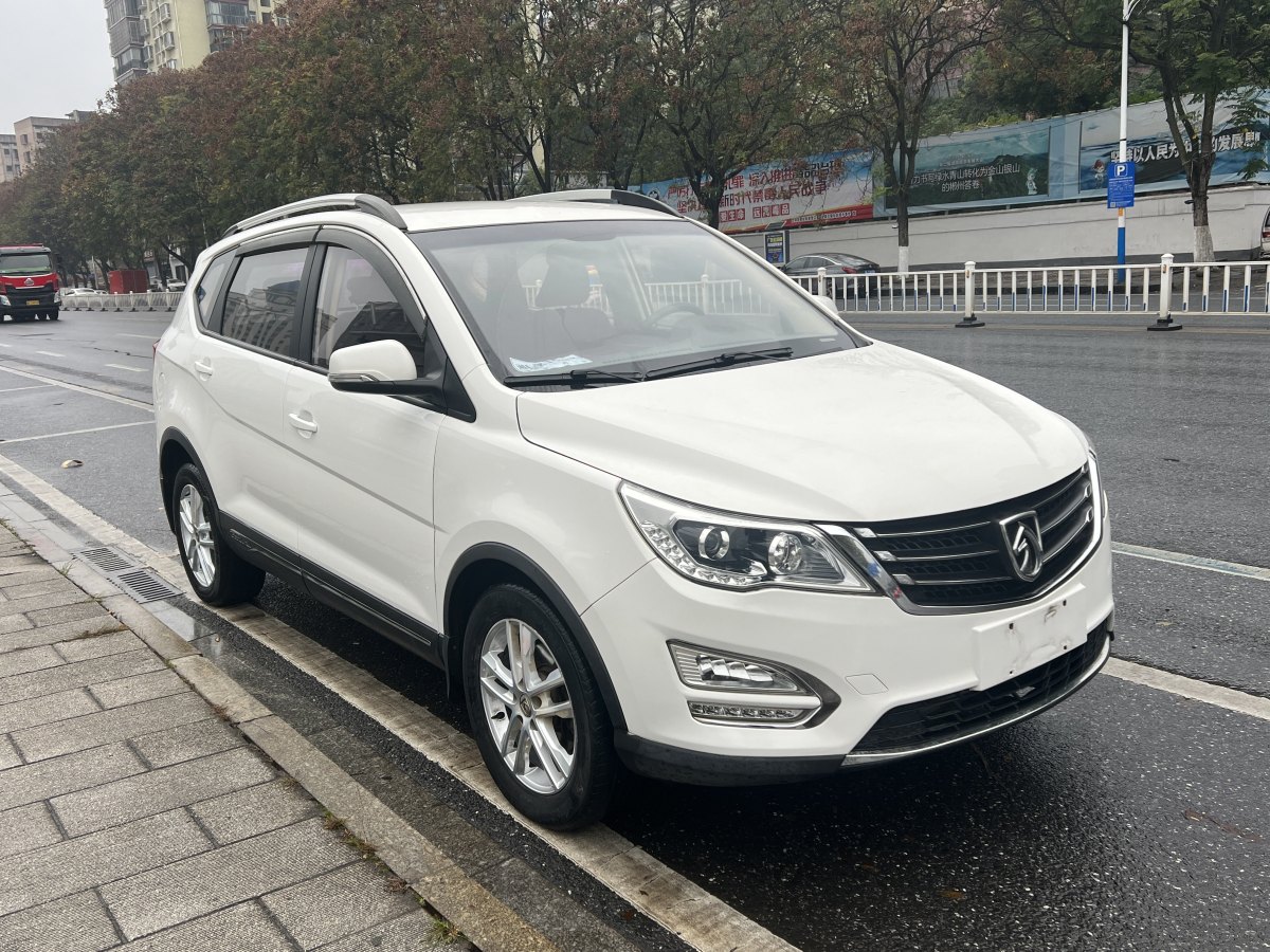 寶駿 560  2015款 1.8L 手動(dòng)舒適型圖片