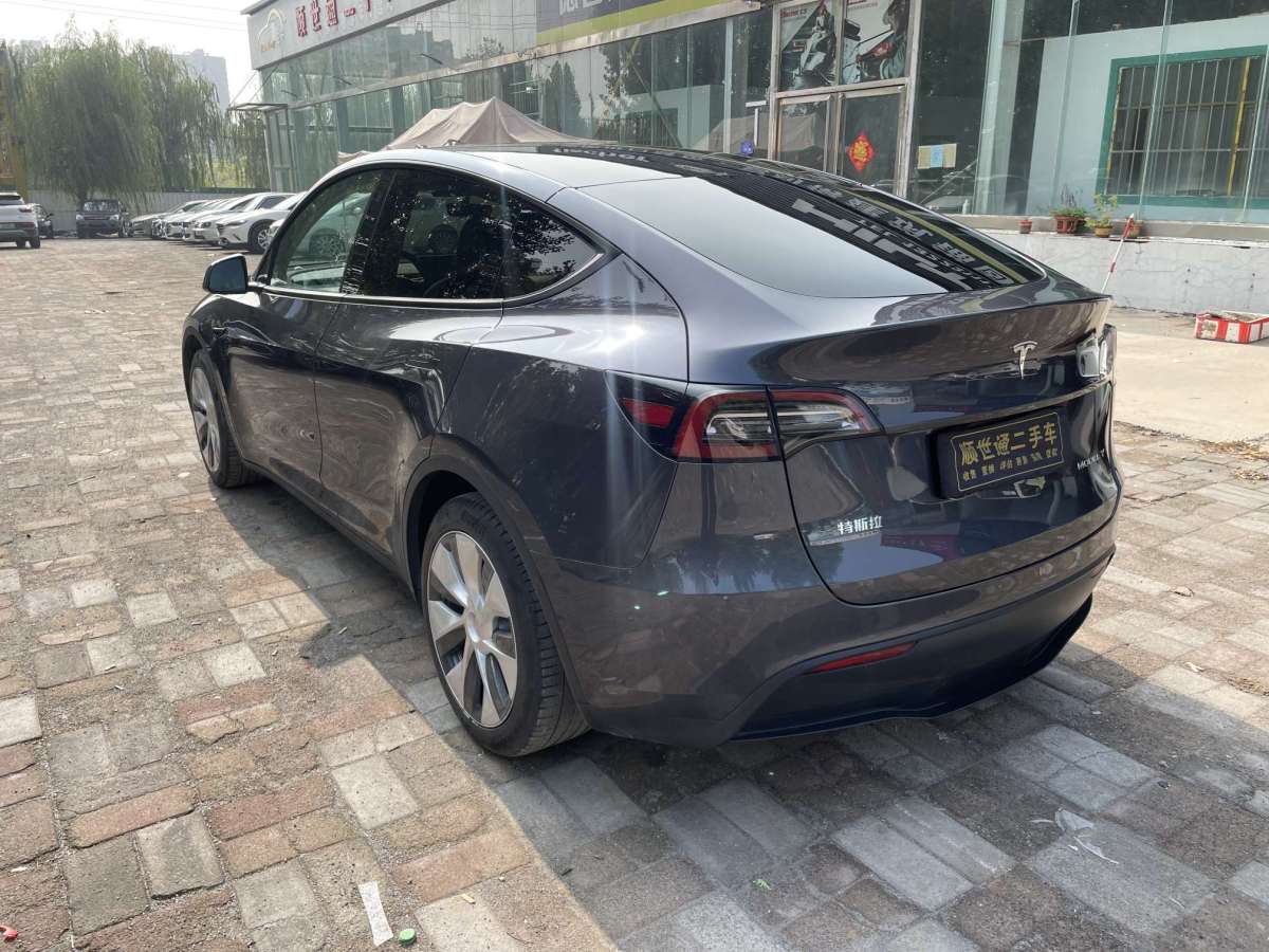 特斯拉 Model 3  2023款 后輪驅(qū)動版圖片