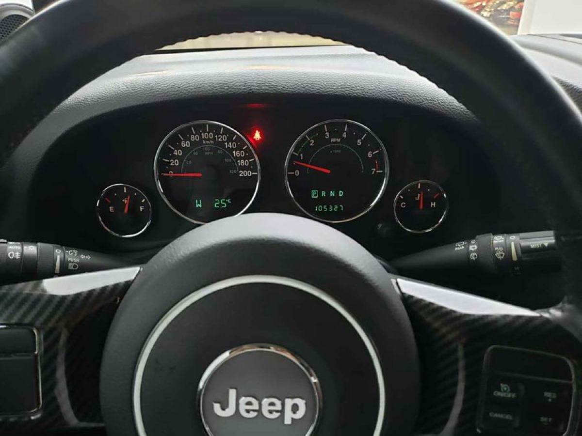 Jeep 牧馬人  2013款 3.6L 兩門十周年紀(jì)念版圖片