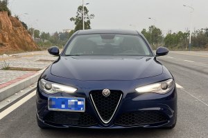 Giulia 阿尔法·罗密欧 2.0T 200HP 豪华版