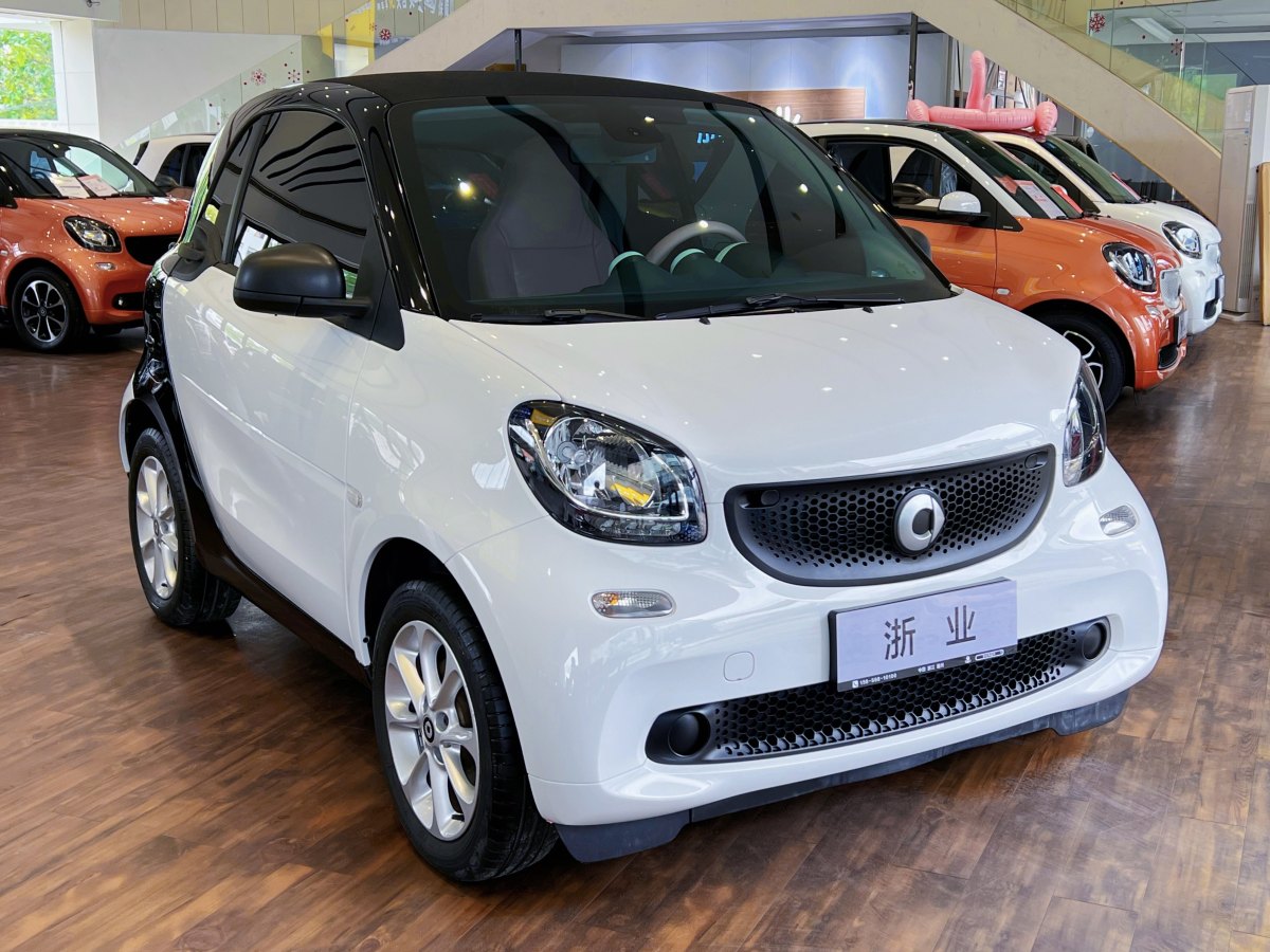 smart fortwo  2018款 1.0L 52千瓦硬頂靈動版圖片