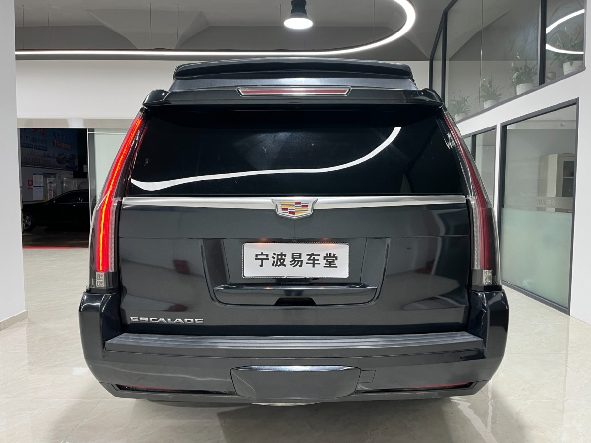 2017年6月凱迪拉克 凱雷德ESCALADE  2017款 6.2L ESV鉑金版加長(zhǎng)型