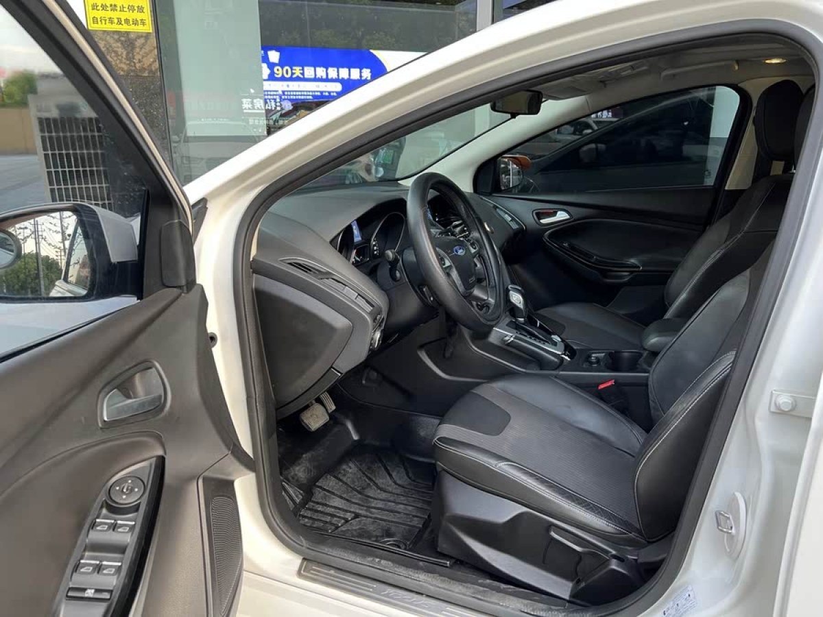 福特 ?？怂? 2012款 兩廂 2.0L 自動豪華運(yùn)動型圖片