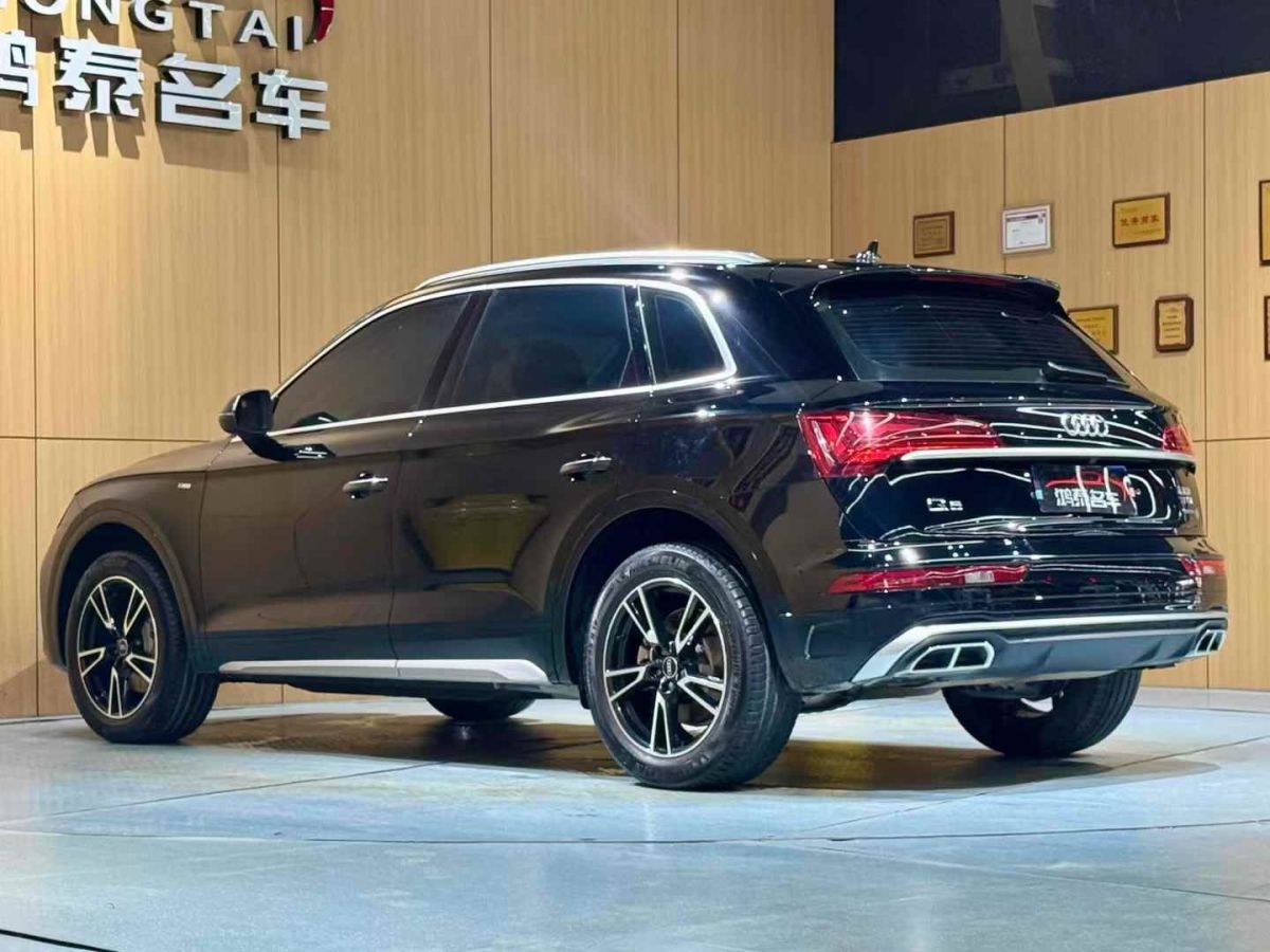 奧迪 奧迪Q5 e-tron  2022款 40 e-tron 星耀型 機甲套裝圖片