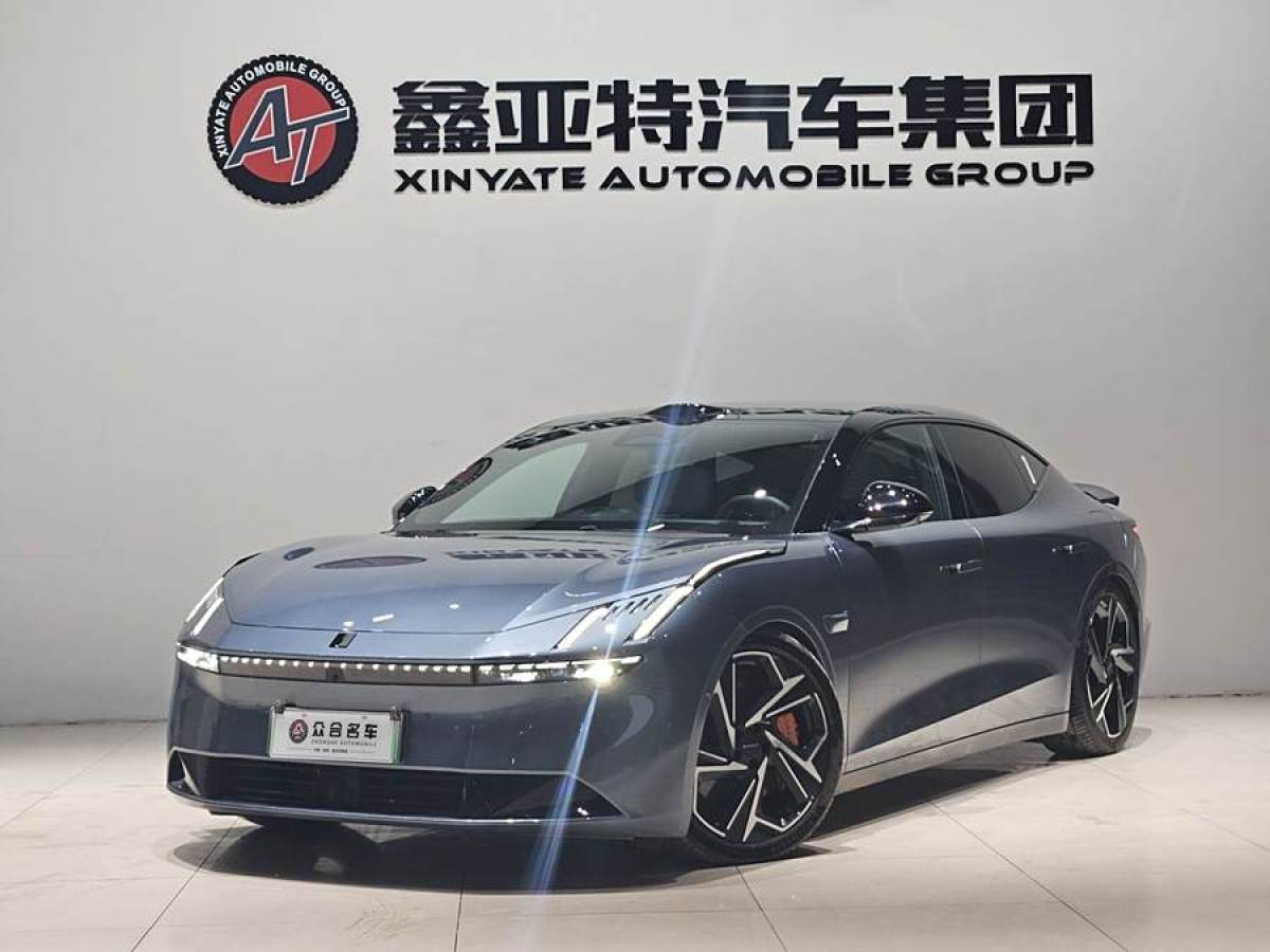 領(lǐng)克 領(lǐng)克Z10  2025款 95kWh 702km四驅(qū)智駕Ultra圖片