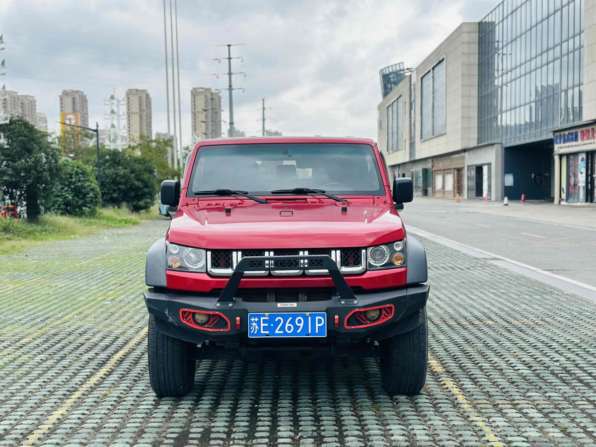 2017年12月北京 BJ40  2017款 40L 2.3T 自動四驅(qū)環(huán)塔冠軍版