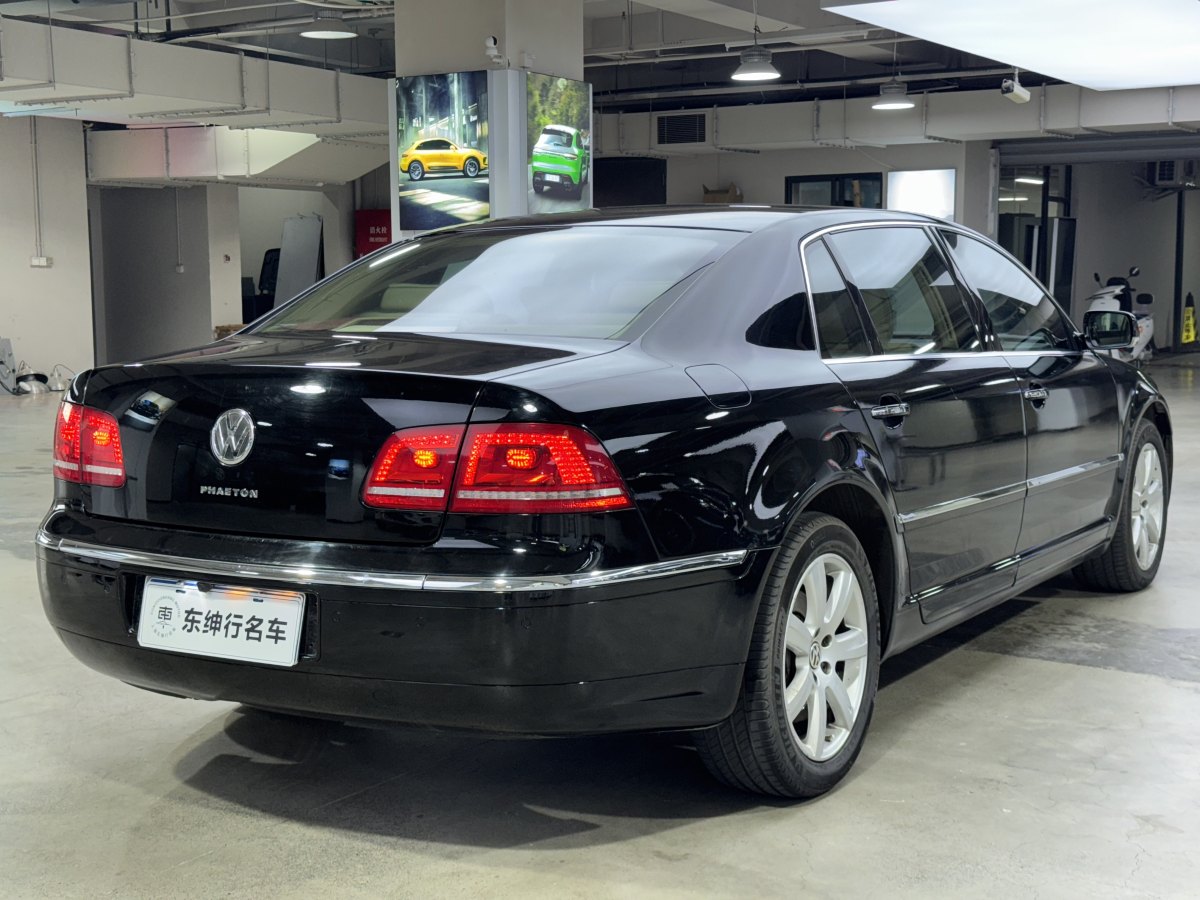 大眾 輝騰  2011款 3.6L V6 5座加長商務(wù)版圖片