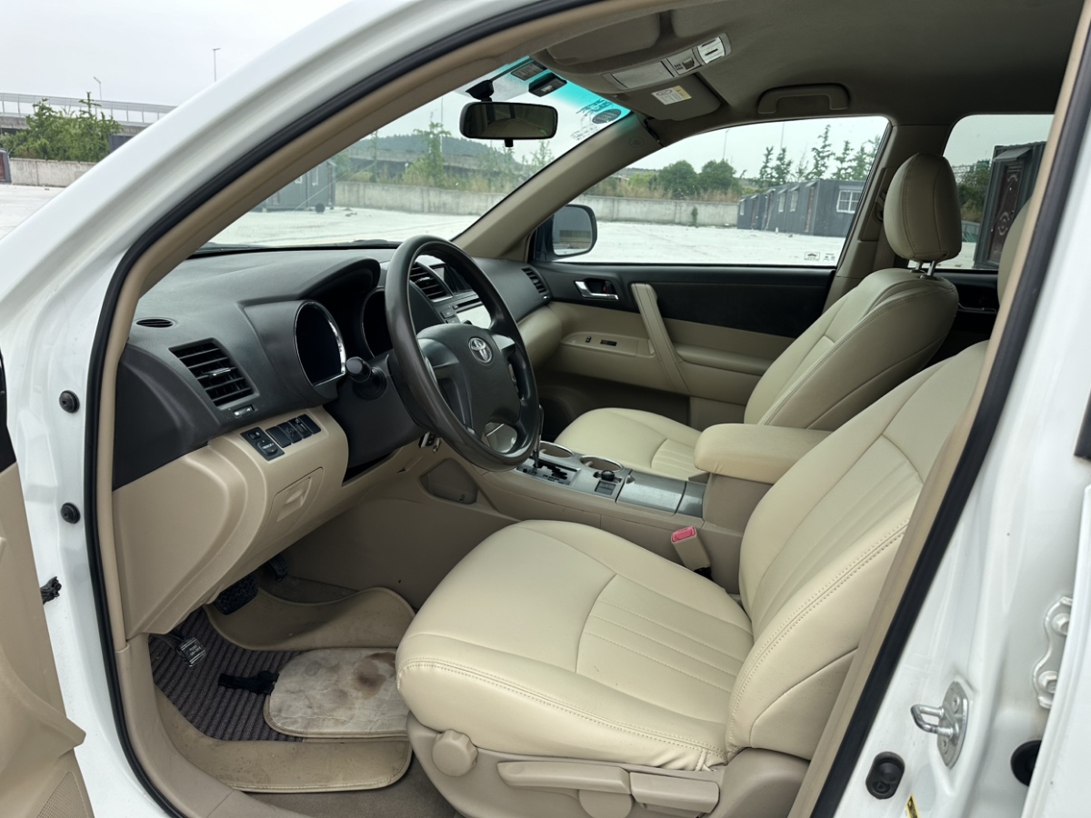 2015年2月丰田 汉兰达  2012款 2.7L 两驱5座精英版