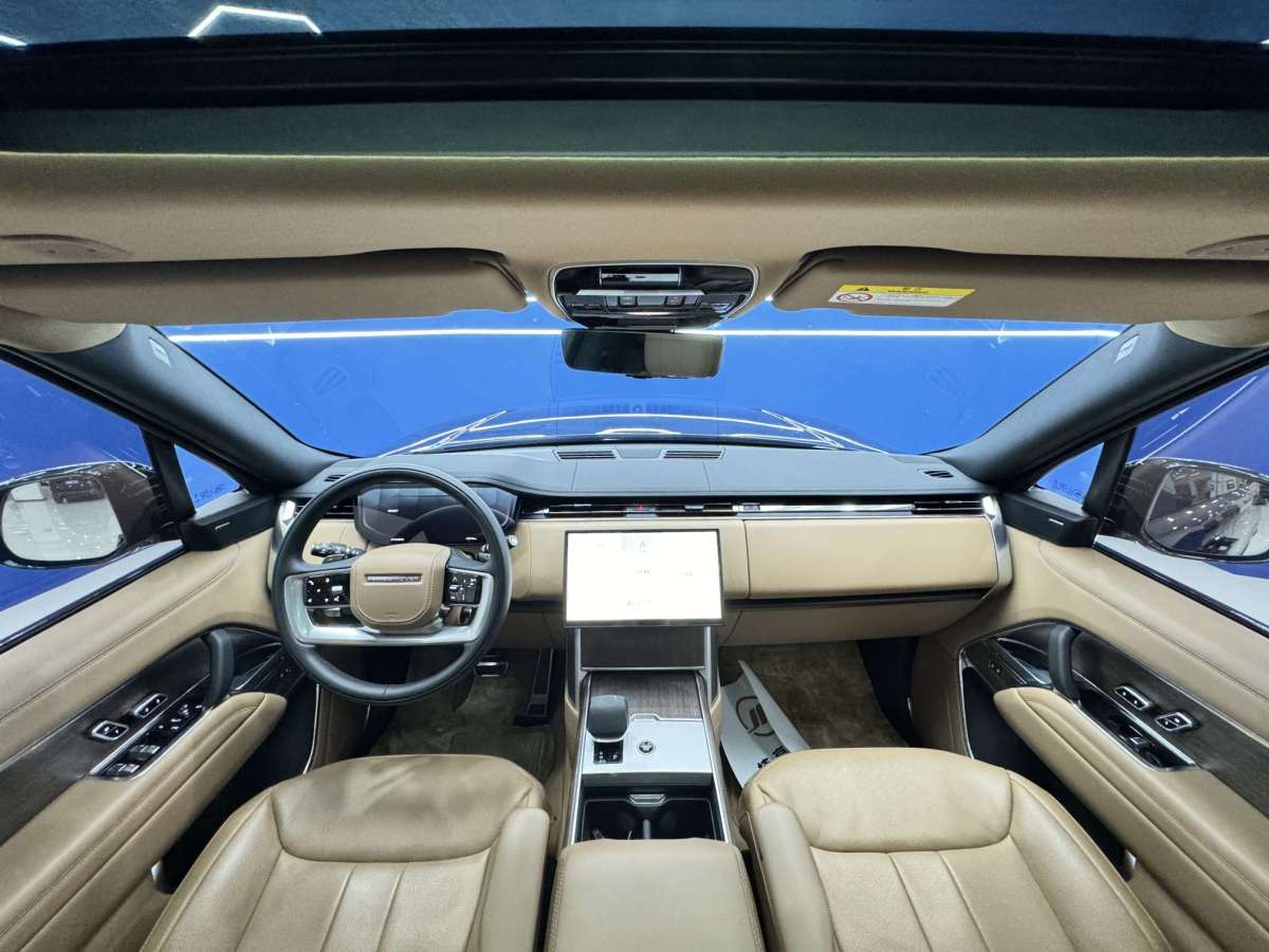 路虎 攬勝  2025款 3.0 L6 400PS 盛世加長(zhǎng)版 七座圖片
