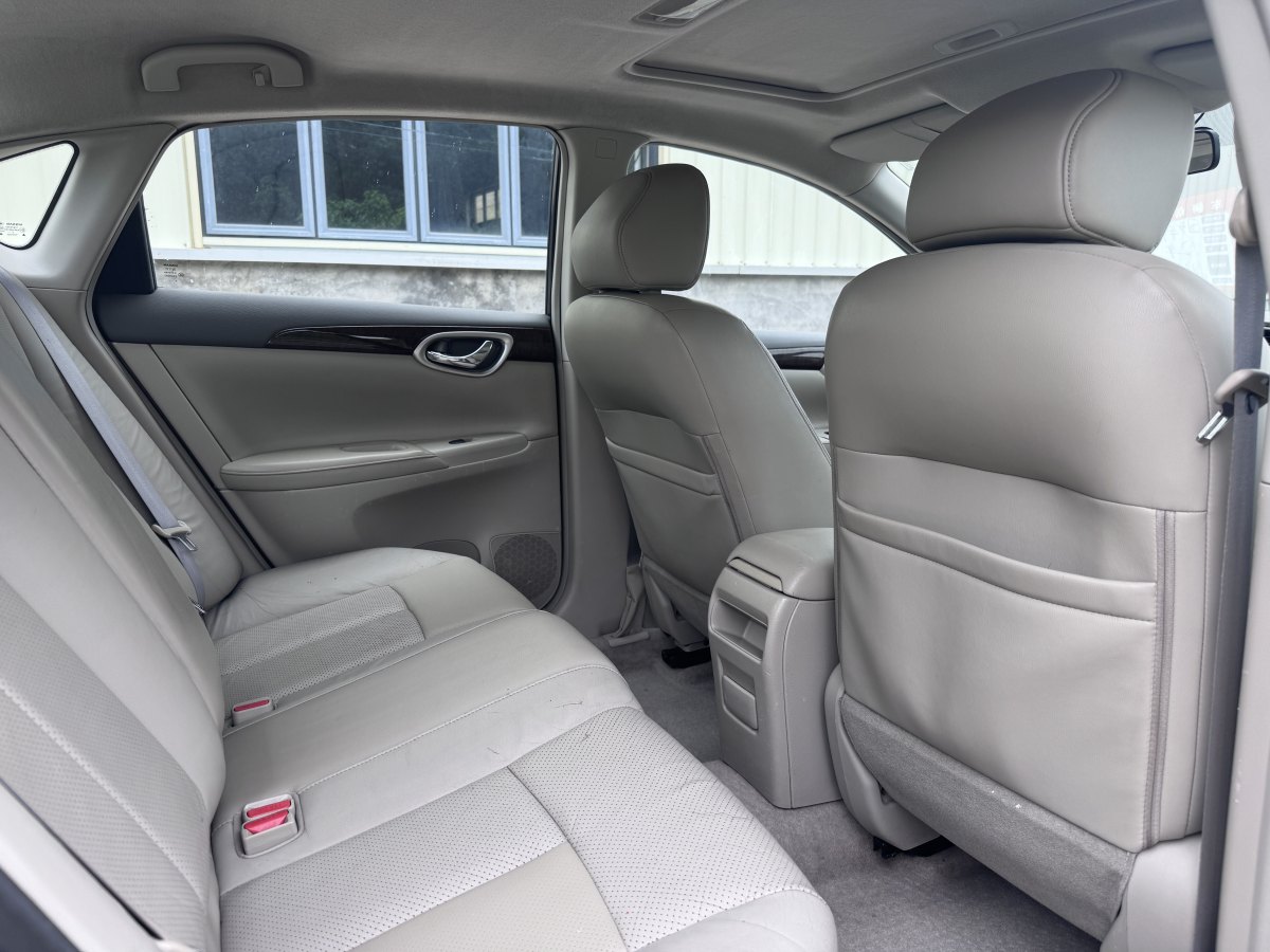 日產(chǎn) 軒逸  2012款 1.6XL CVT豪華版圖片