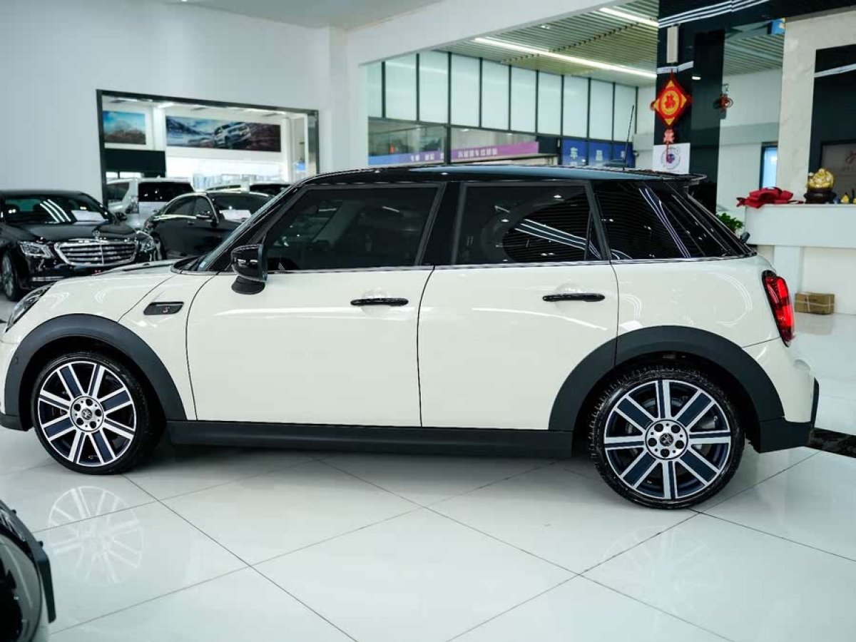 MINI MINI  2022款 改款 2.0T COOPER S 藝術(shù)家圖片