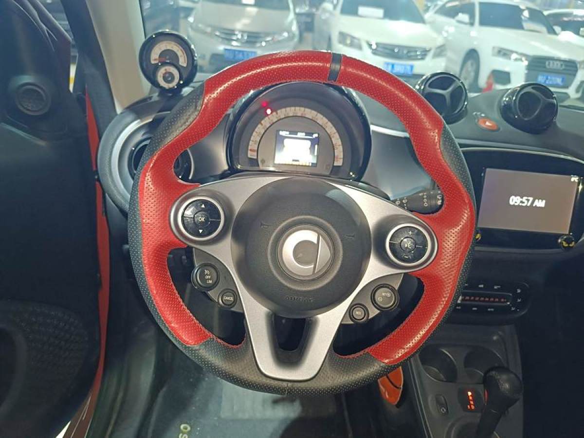 smart fortwo  2016款 0.9T 66千瓦硬頂先鋒版圖片