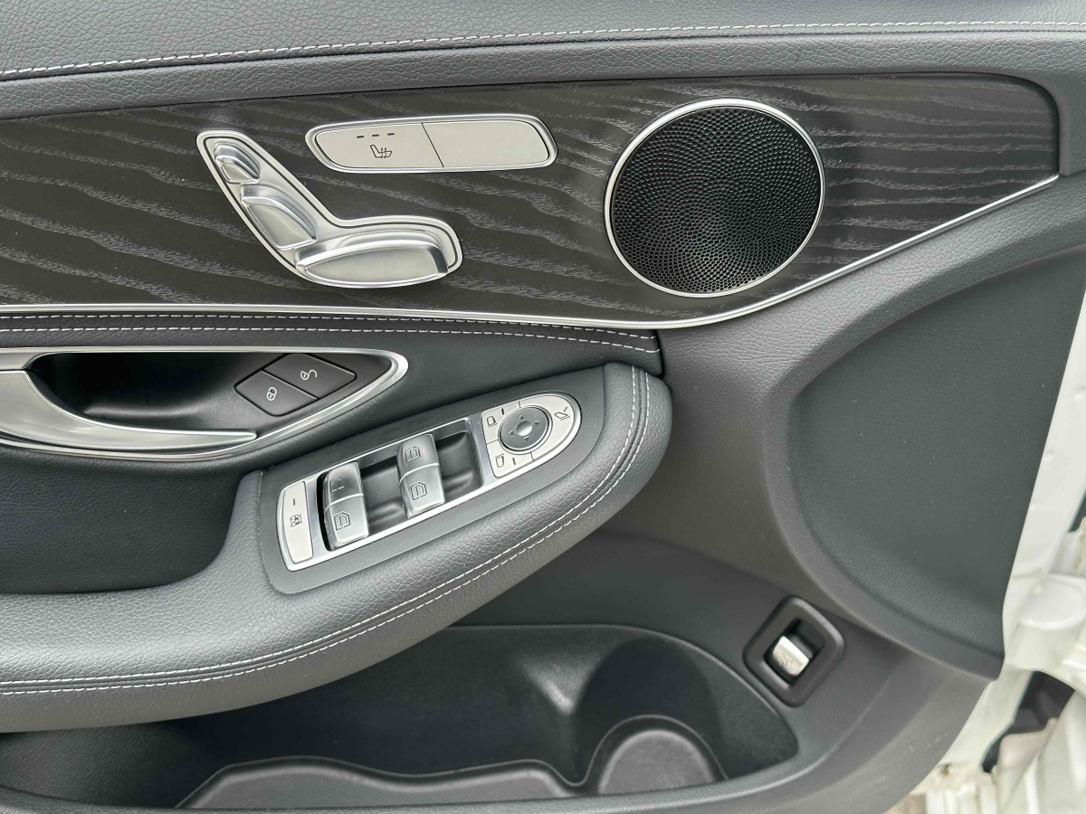 奔驰 奔驰C级  2017款 改款 C 200 L 运动版图片