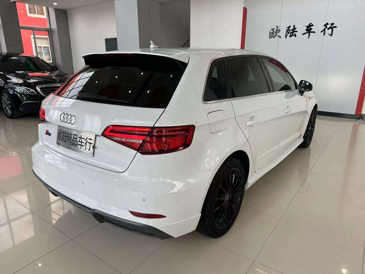 奧迪 奧迪A3  2018款 30周年年型 Sportback 35 TFSI 時(shí)尚型圖片