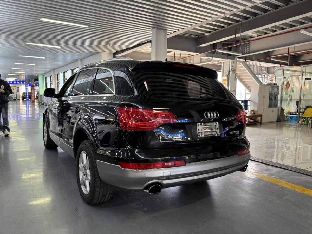 奧迪 奧迪Q7  2013款 35 TFSI 進(jìn)取型圖片