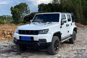 BJ40 北京 2.0D 自動四驅(qū)刀鋒英雄版?zhèn)b客型