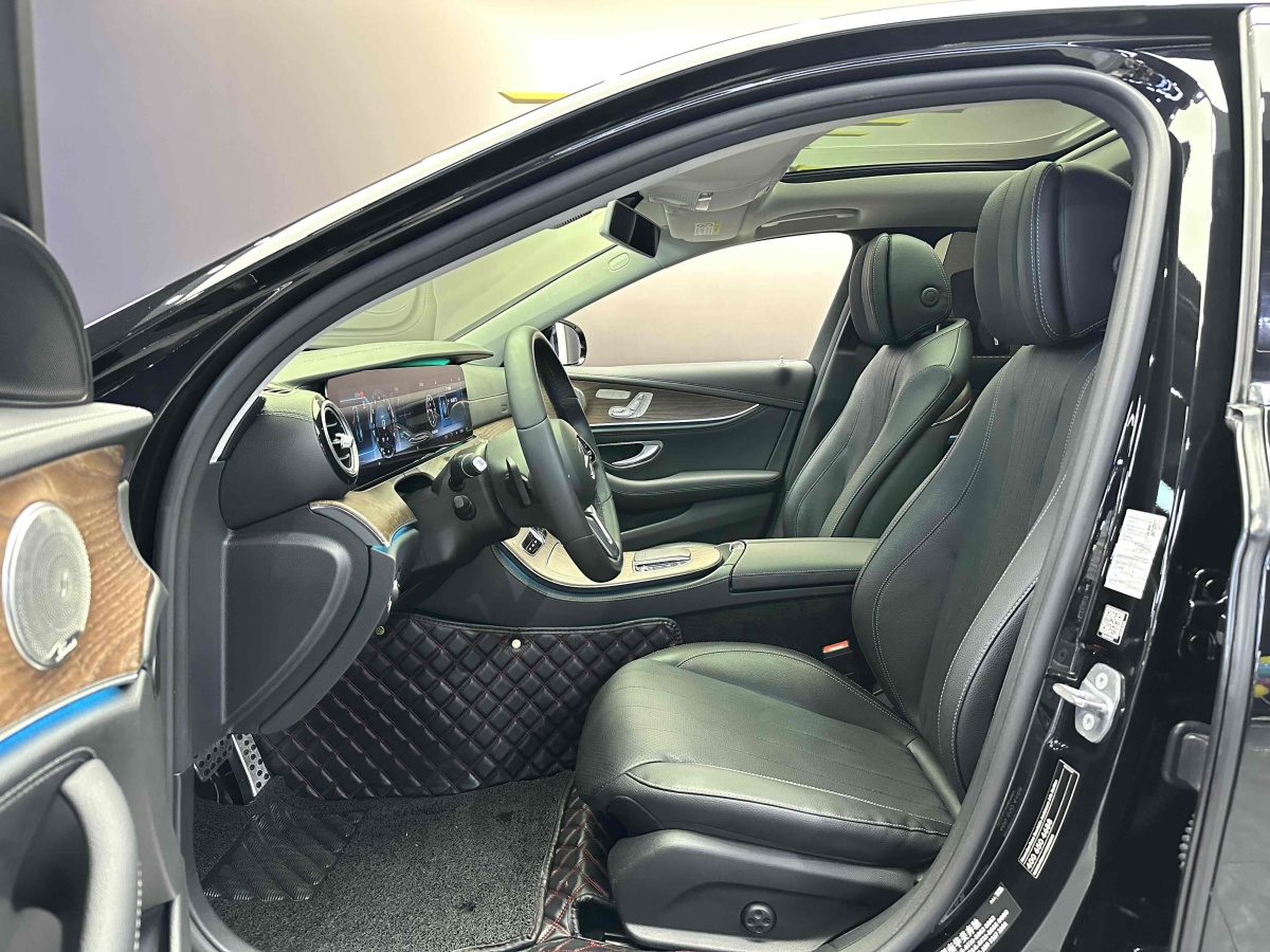 2019年2月奔驰 奔驰E级  2019款 改款 E 300 L 豪华型