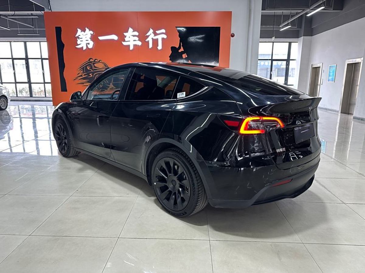 特斯拉 Model 3  2022款 后輪驅(qū)動版圖片