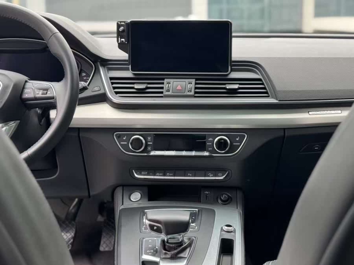 奧迪 奧迪Q5L  2020款 改款 40 TFSI 榮享時尚型圖片