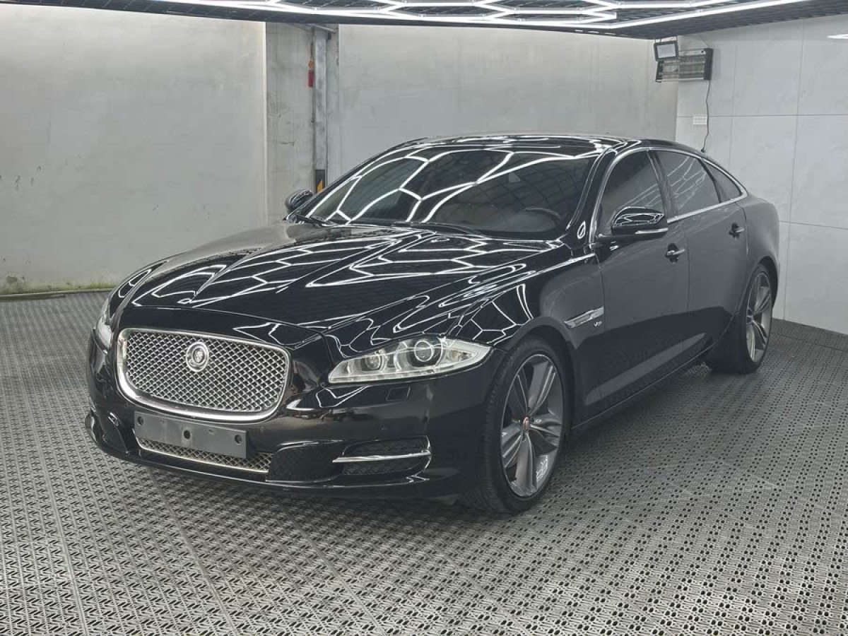 捷豹 XJ  2013款 XJL 3.0 SC 全景商務(wù)版圖片