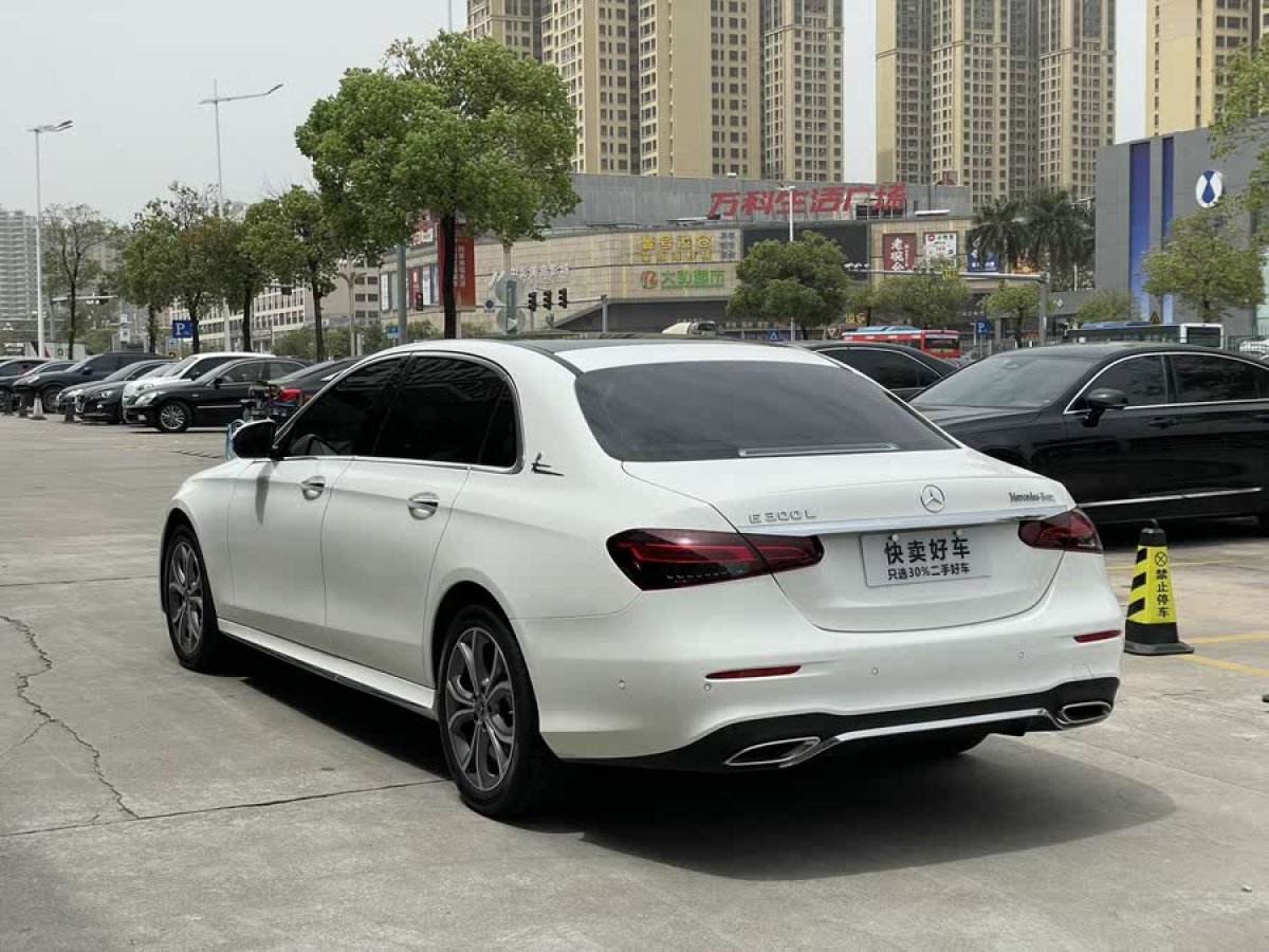奔馳 奔馳E級(jí)  2021款 改款 E 300 L 運(yùn)動(dòng)豪華型圖片