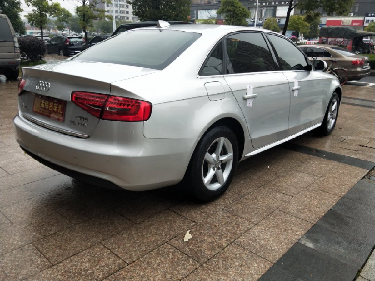 奧迪 奧迪A4L  2013款 30 TFSI 自動(dòng)舒適型圖片