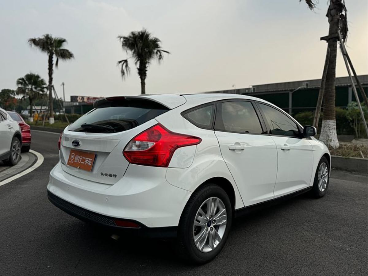 福特 ?？怂? 2012款 兩廂 1.6L 自動(dòng)舒適型圖片