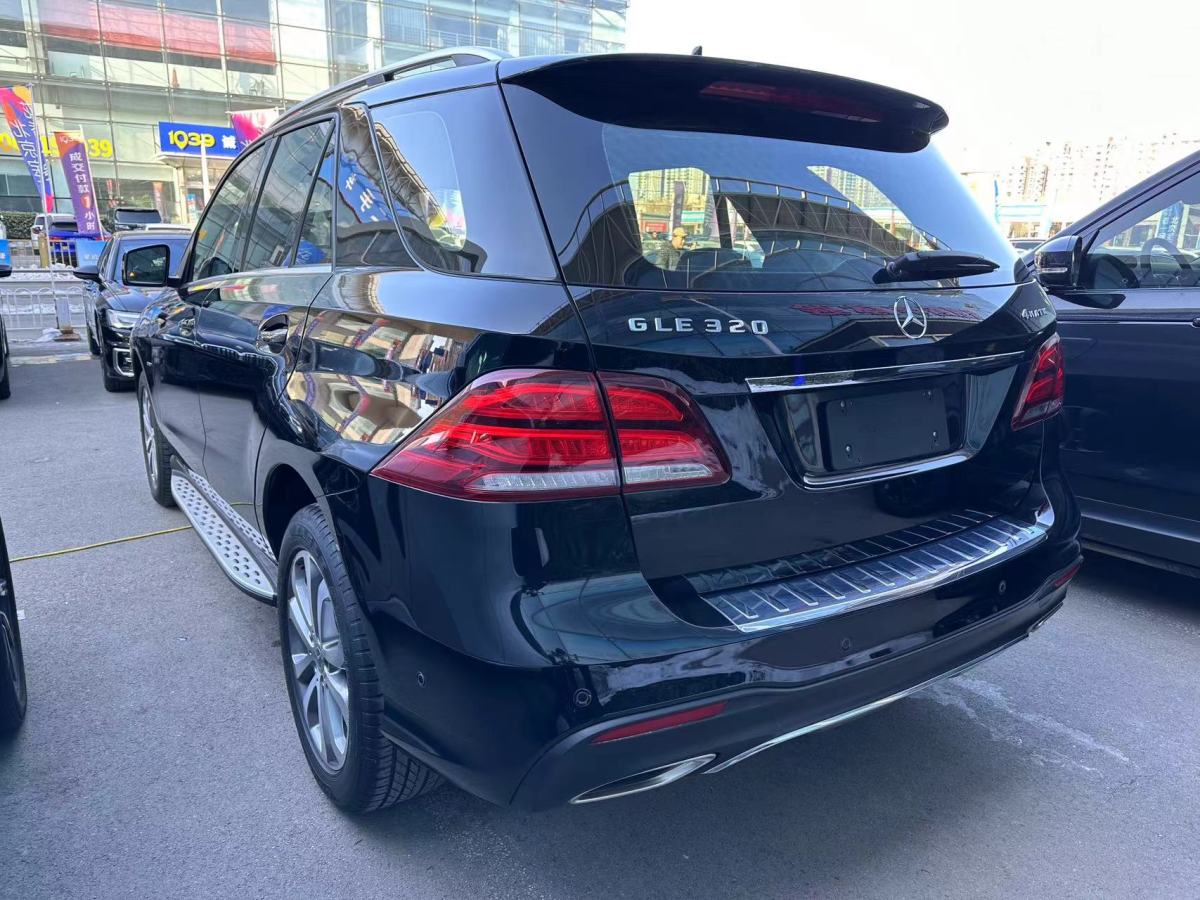 奔驰 奔驰GLE  2019款 GLE 320 4MATIC 动感型臻藏版图片