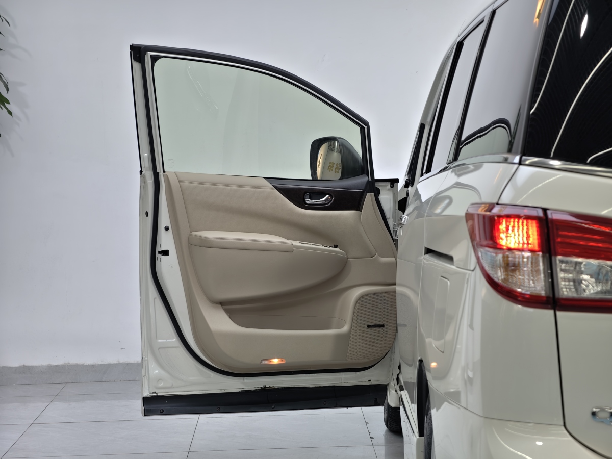 日產(chǎn) 貴士  2015款 3.5L SL圖片