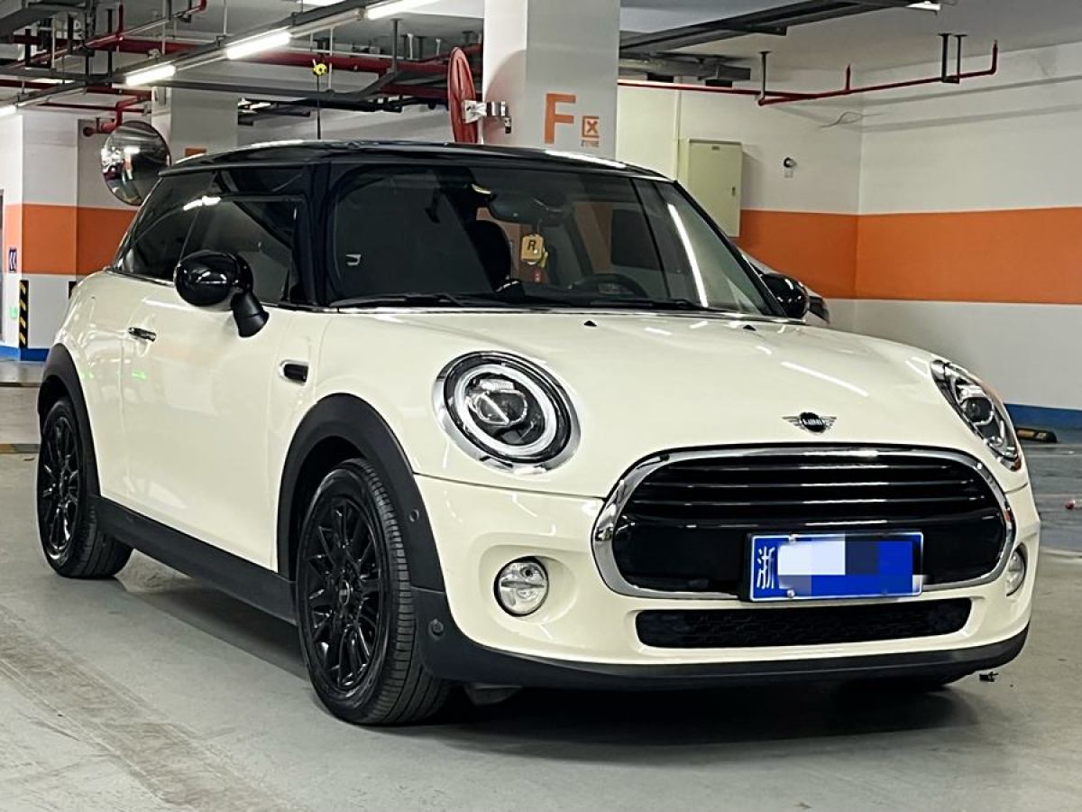 MINI COUNTRYMAN  2018款 1.5T COOPER 經(jīng)典派圖片