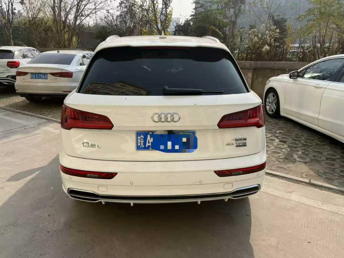 奧迪 奧迪Q3  2019款  35 TFSI 時尚動感型圖片