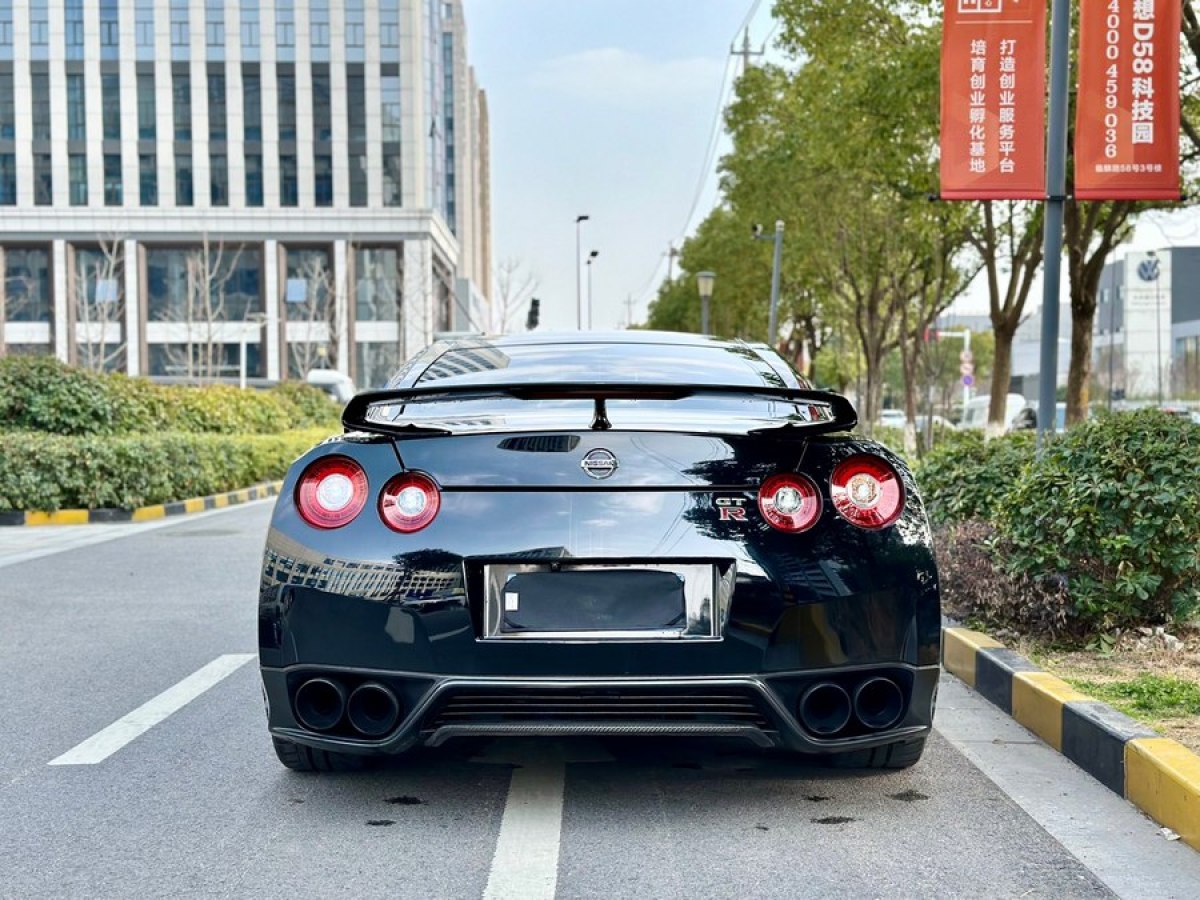 日产 GT-R  2014款 3.8T Premium Edition 黑色内饰图片