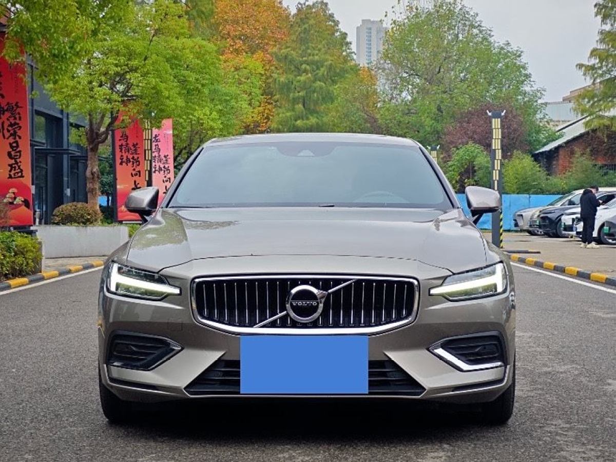 沃爾沃 S60L  2021款 T4 智遠(yuǎn)豪華版圖片