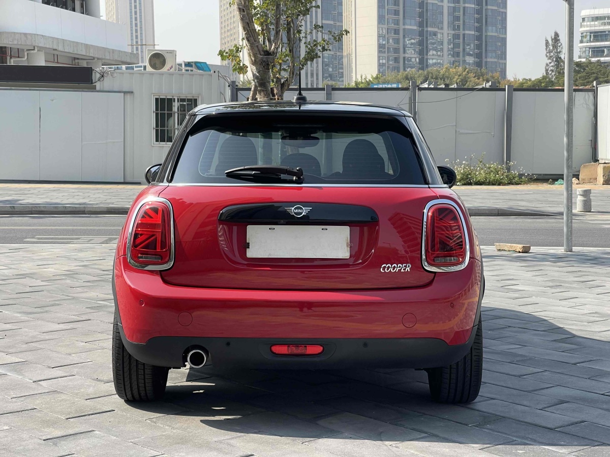 MINI MINI  2020款 1.5T COOPER 藝術(shù)家 五門版圖片