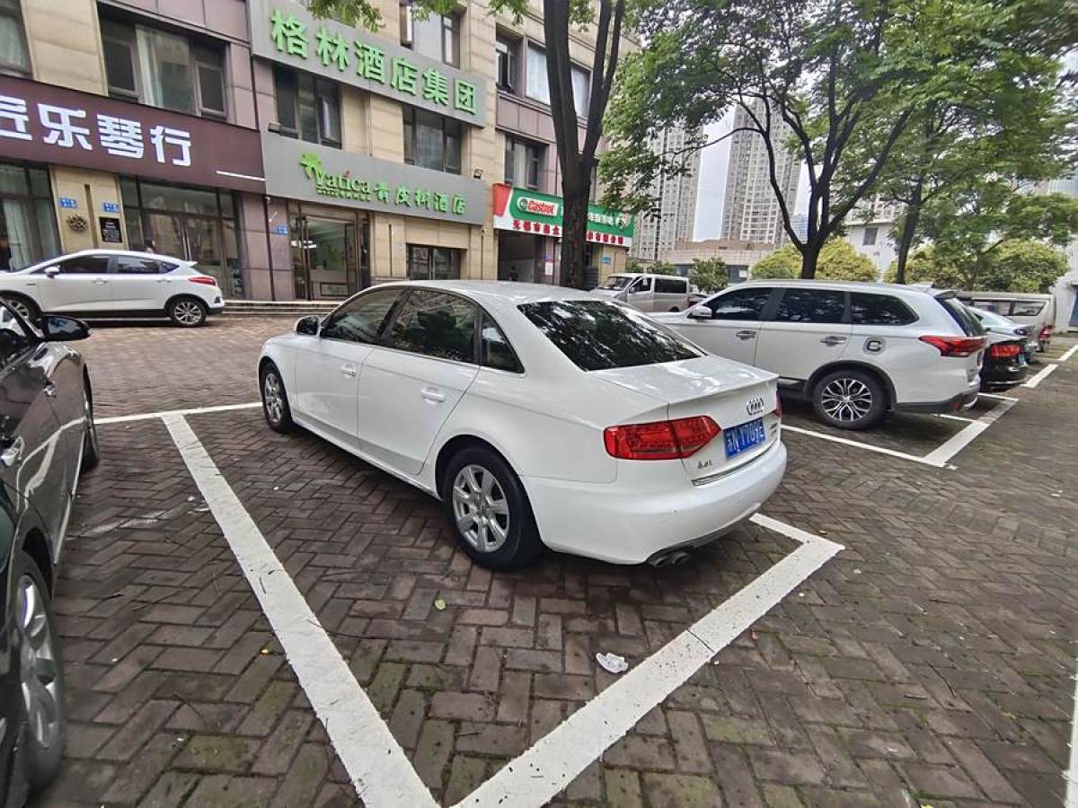 2012年2月奧迪 奧迪A4L  2012款 2.0 TFSI 自動舒適型