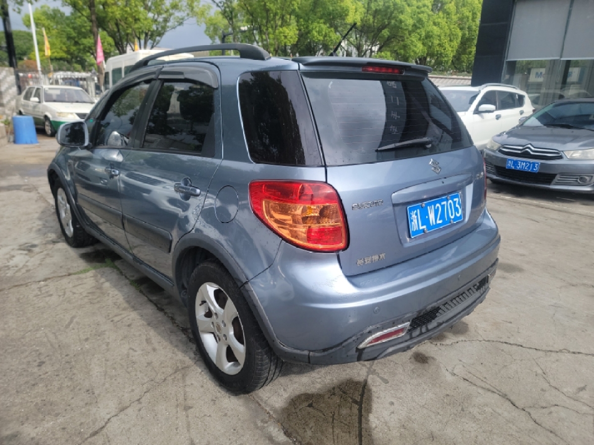 2011年10月鈴木 天語(yǔ) SX4  2010款 兩廂 1.6L 自動(dòng)冠軍限量版