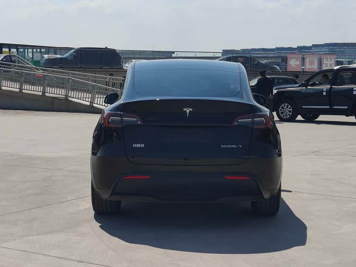 2022年3月特斯拉 Model Y  2022款 改款 長(zhǎng)續(xù)航全輪驅(qū)動(dòng)版