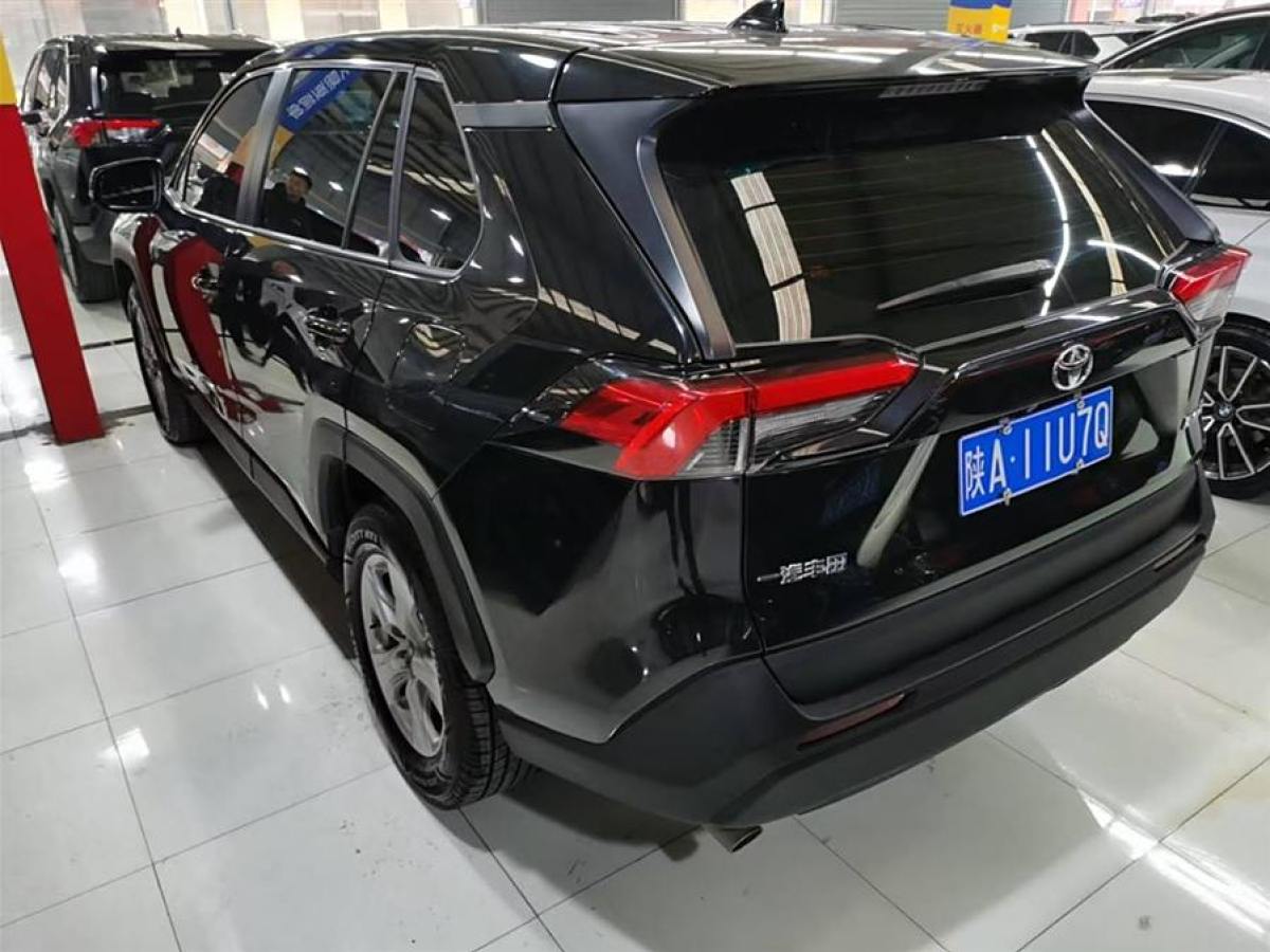 豐田 RAV4榮放  2022款 2.0L CVT兩驅(qū)風(fēng)尚Plus版圖片