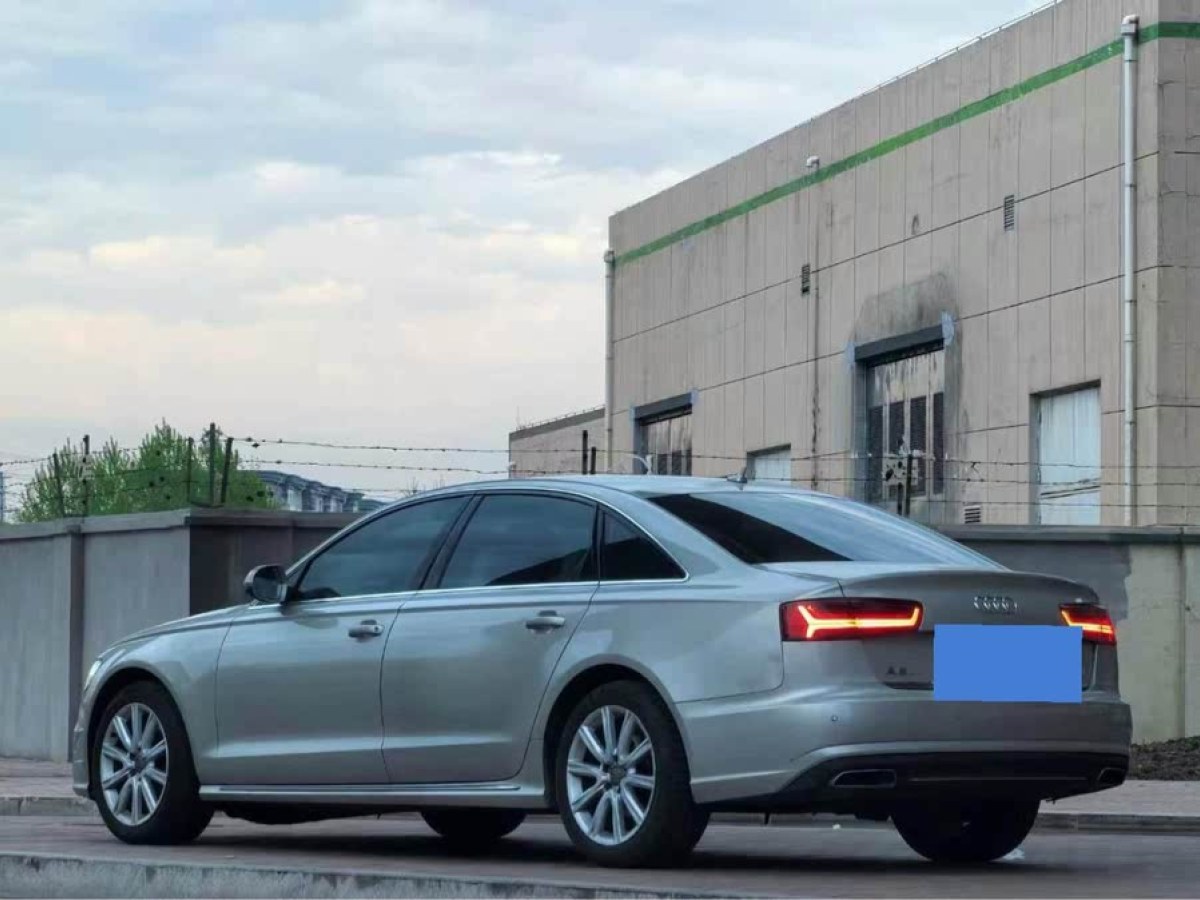 奧迪 奧迪A4L  2018款 30周年年型 30 TFSI 進(jìn)取型圖片